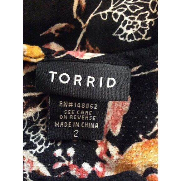 TORRID Women Flower Print Short Sleeve Top Size 2 Black with Multicolor - Picture 4 of 4